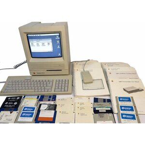 1988 Apple Macintosh SE/30 Computer w Extras Booklets Floppies Original Box Mac